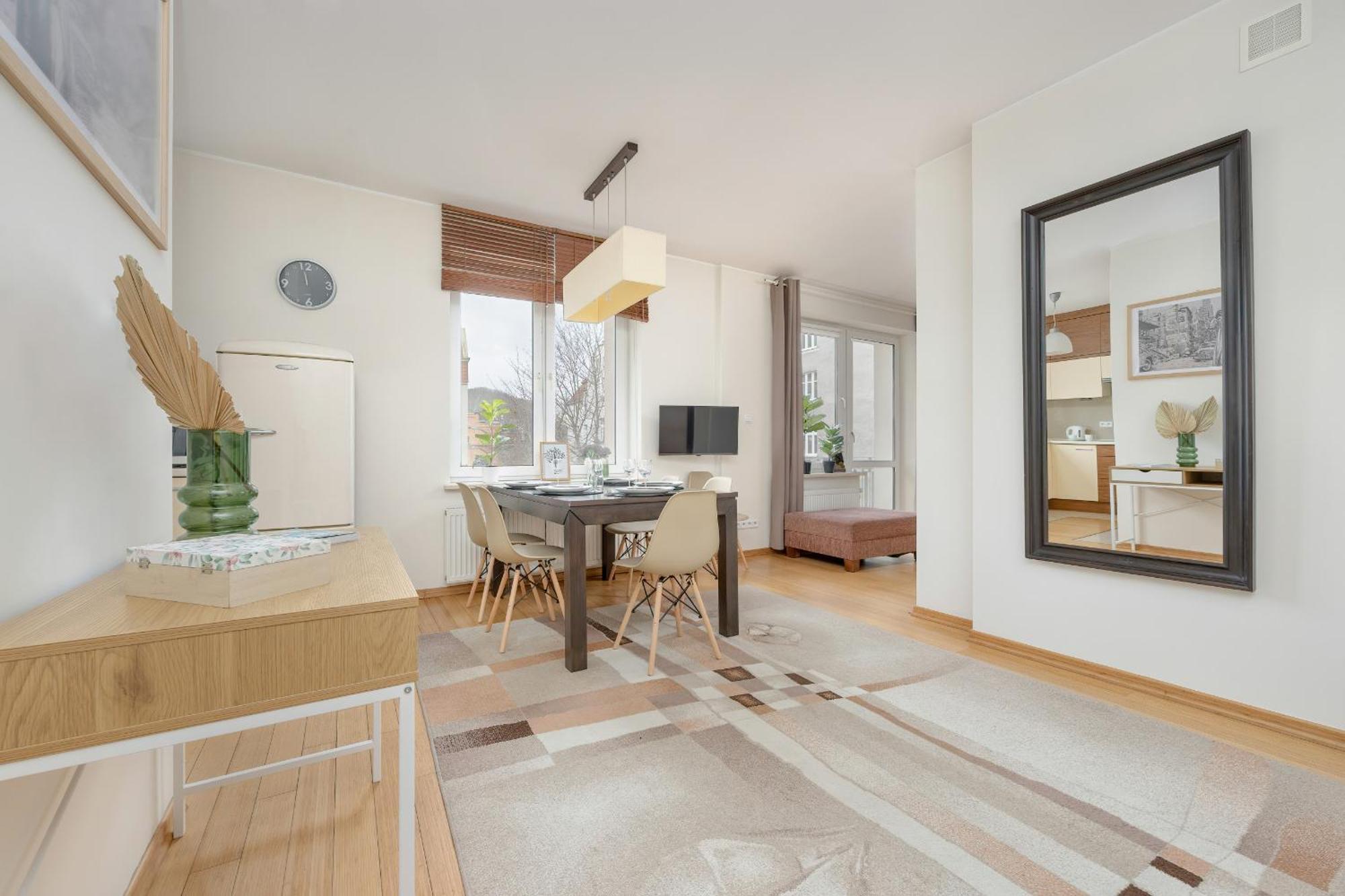 Heart Of Spacious By Renters *