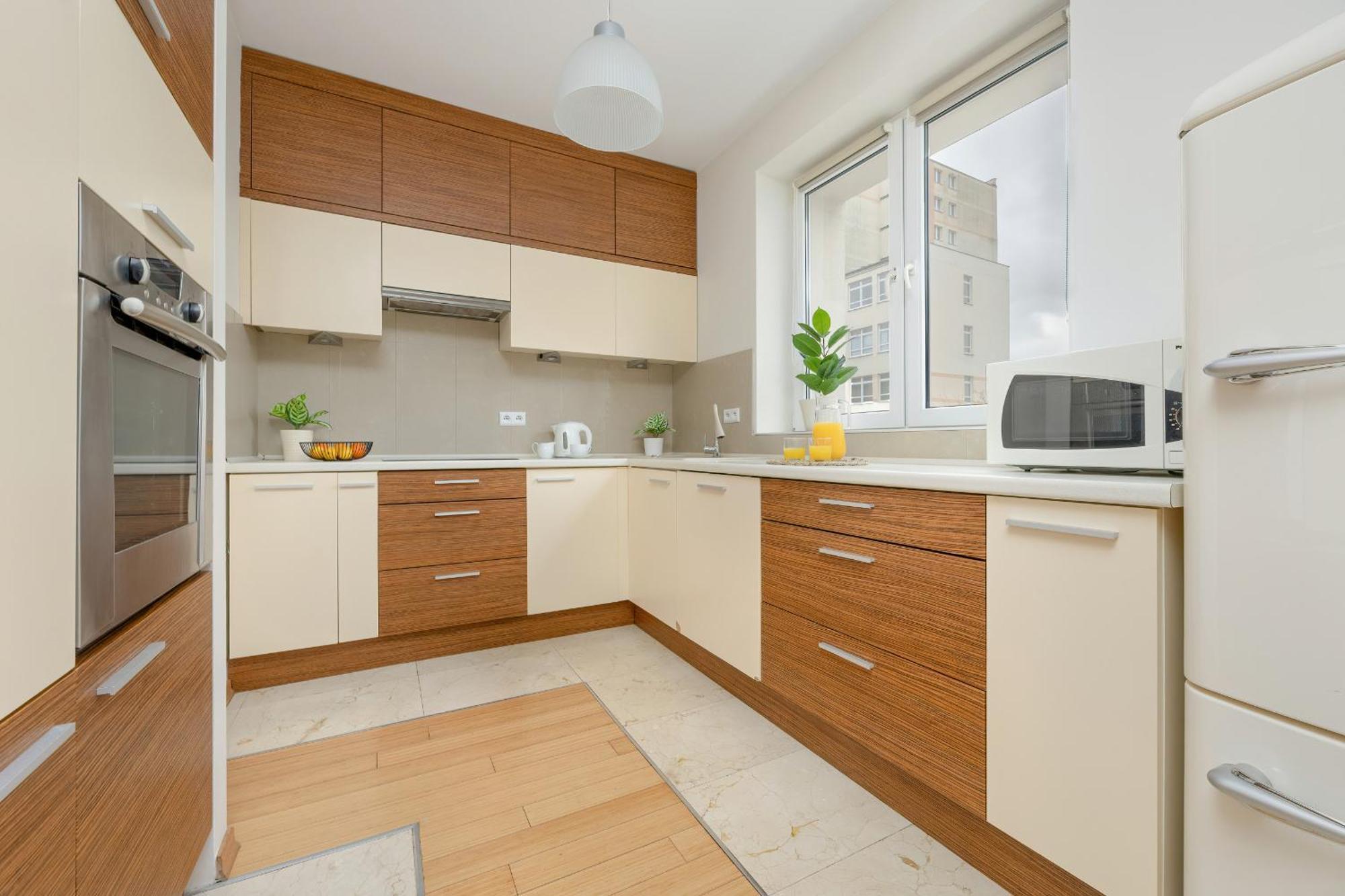 Heart Of Spacious By Renters